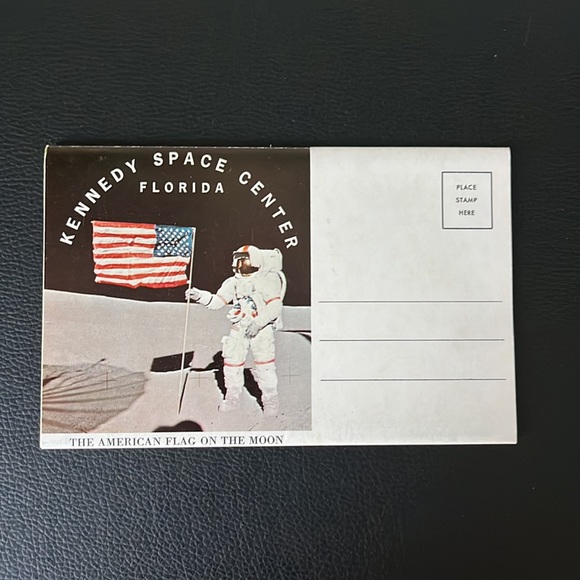 Vintage Kennedy Space Center Postcard Fold-Up - Picture 3 of 6